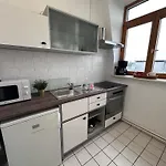Hafenkante - Monteur-&ferienwohnung Gratis Wlan Mit Parkplatz Rostock