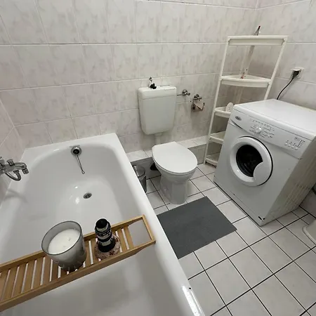 Apartment Hafenkante - Monteur- & Gratis Wlan Mit Parkplatz Rostock