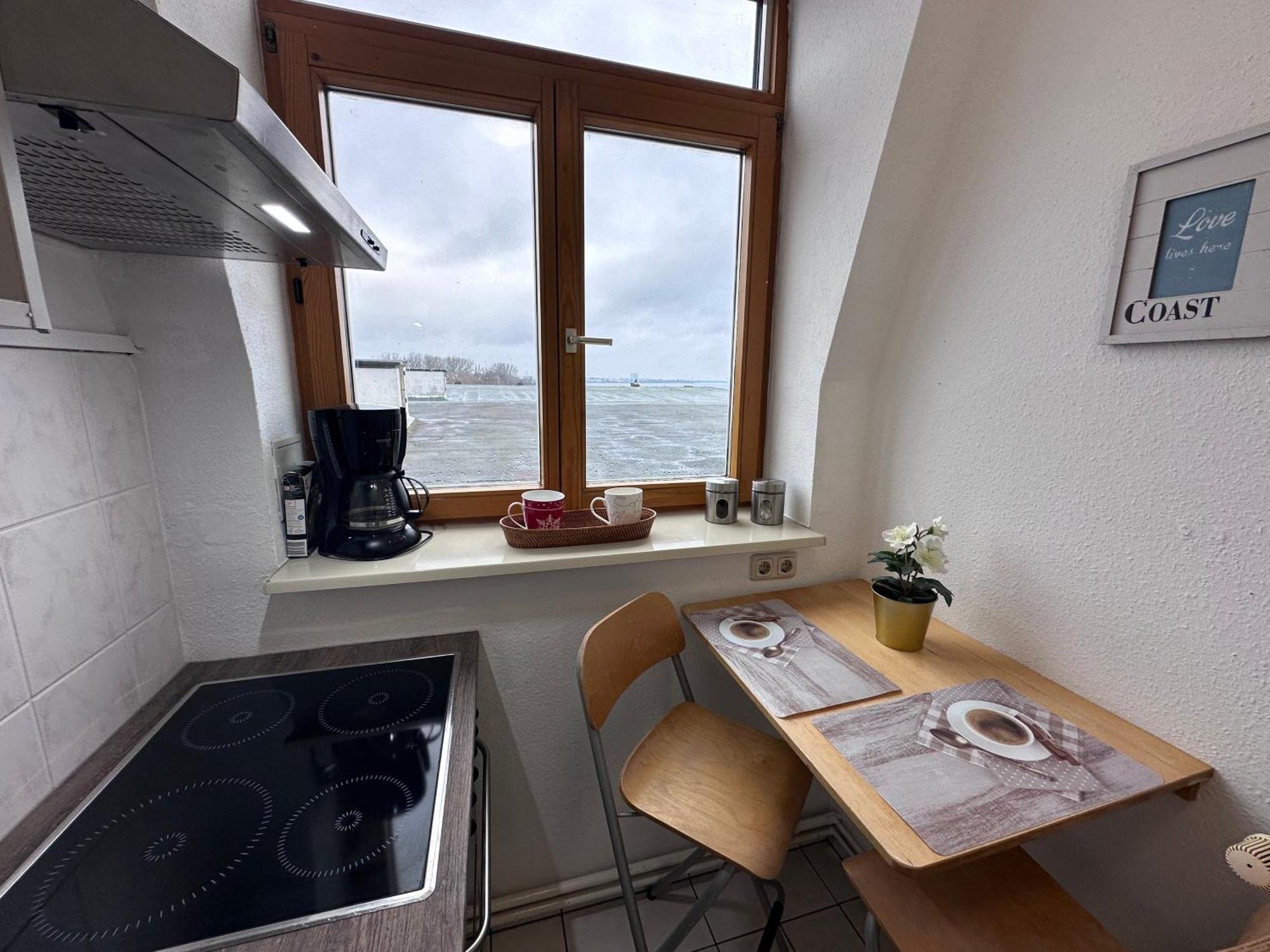 Hafenkante - Monteur- & Gratis Wlan Mit Parkplatz Apartment Rostock