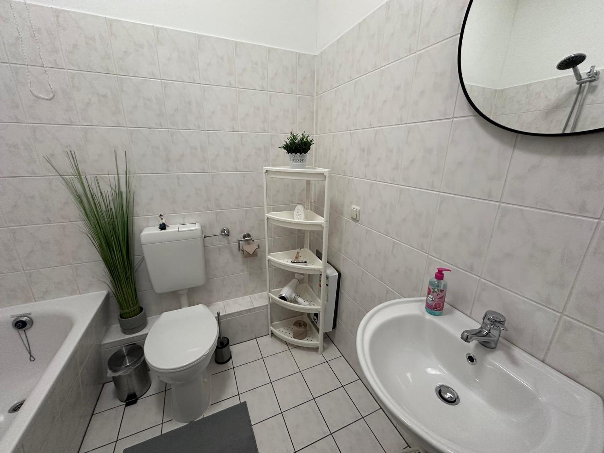 Hafenkante - Monteur-&ferienwohnung Gratis Wlan Mit Parkplatz * Rostock